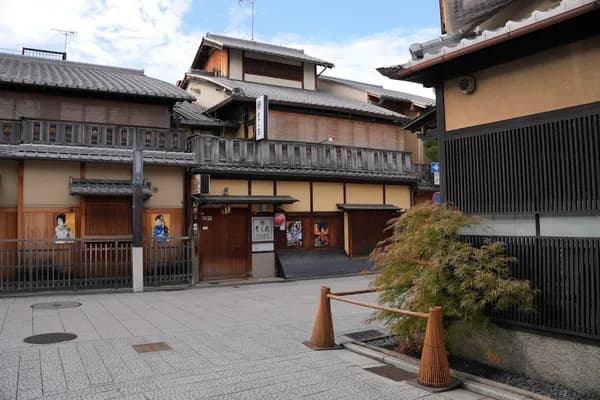 Naramachi old town stroll