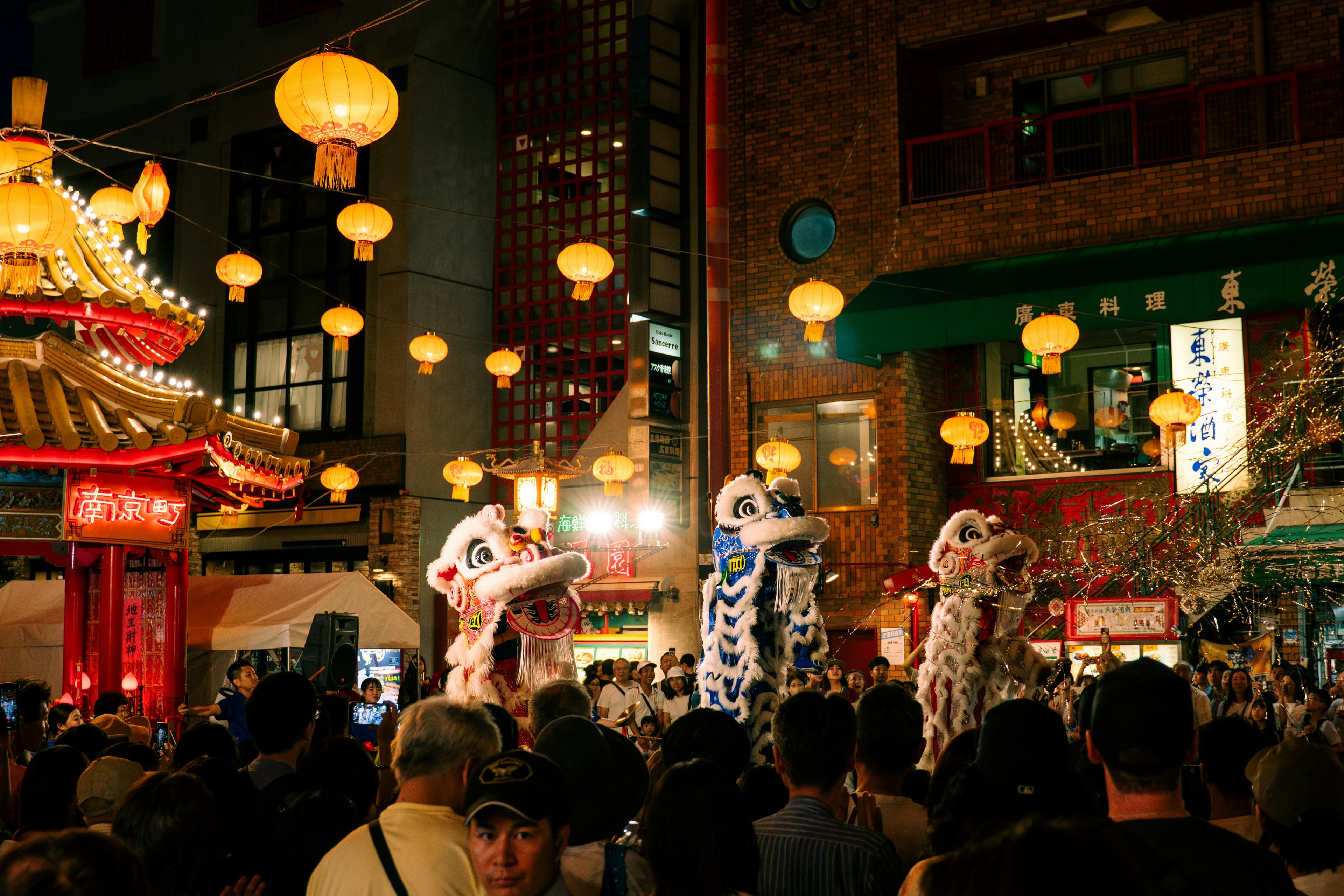 Nankinmachi (Kobe Chinatown) in Kansai (wider)